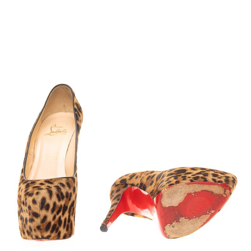 67551-Sapato-de-Salto-Christian-Louboutin-Pelo-Animal-Print-5