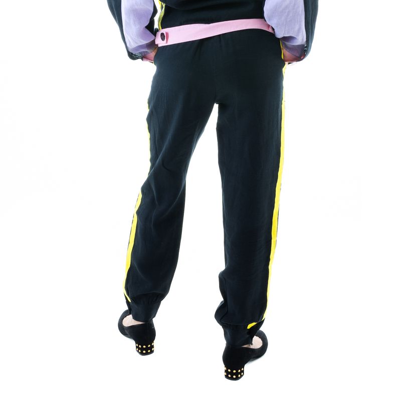 Calca-Jogging-Linho-Preto-e-Faixa-Amarela