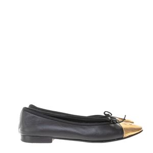 Sapatilha Chanel CC Cap Couro Preto Bico Dourado