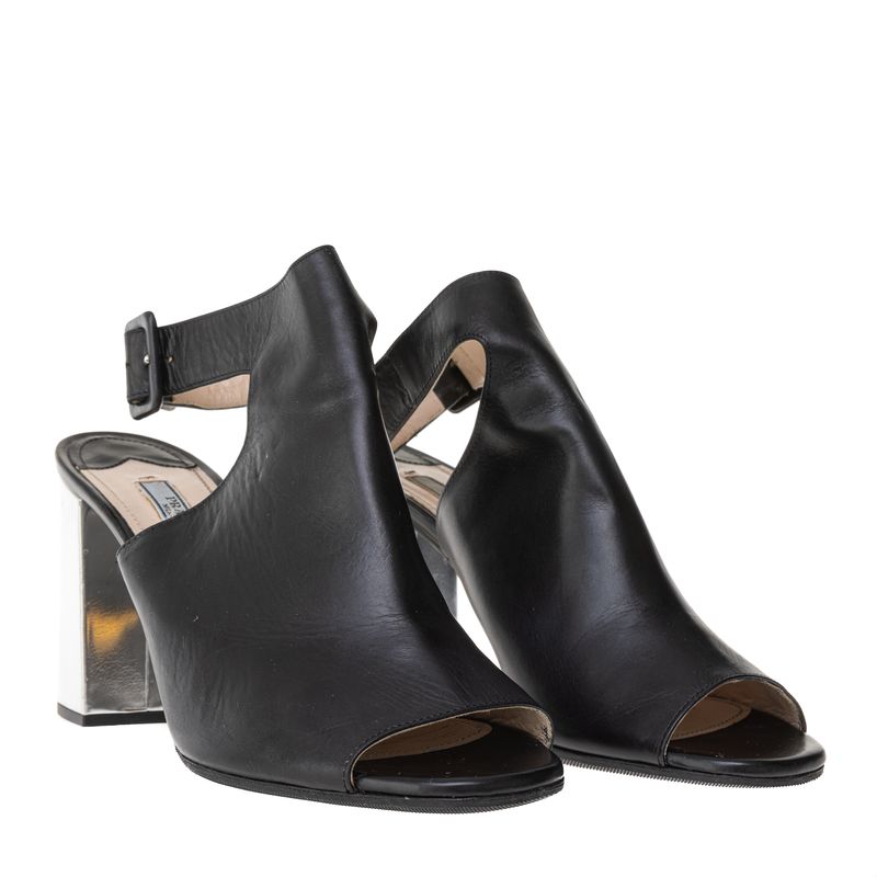 Sandalia-Prada-Couro-Preto-e-Salto-Metalizado