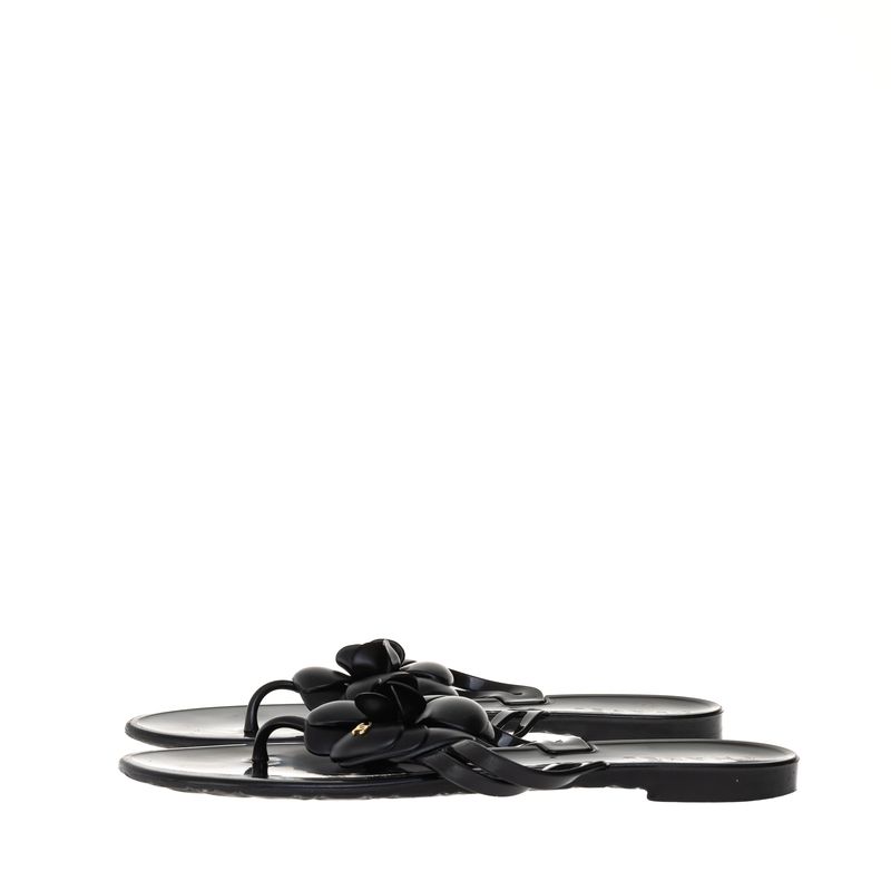 Sandalia-Rasteira-Chanel-Camelia-Preta