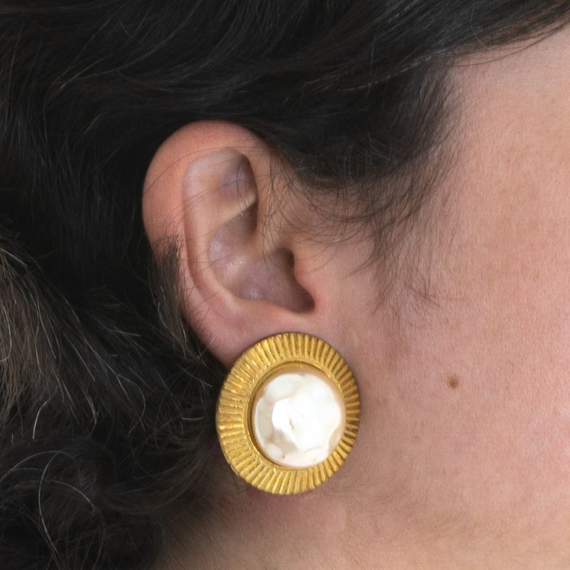 Brinco-de-Pressao-Vintage-Dourado-e-Perolado