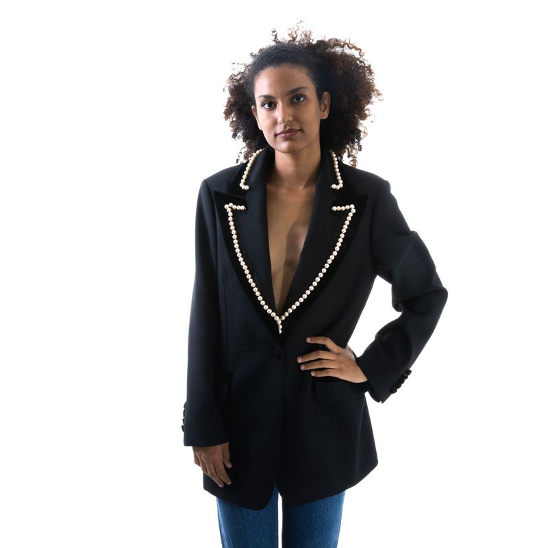 Blazer-Gucci-Preto-La-Veludo-e-Lapela-de-Perolas