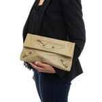 Clutch-Balenciaga-Motocross-Classic-Envelope-Bege