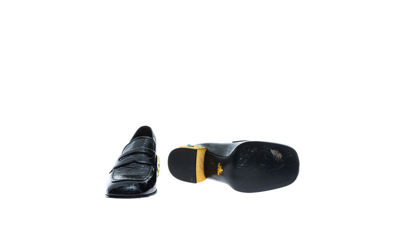 Sapato Mocassim Prada Verniz Preto e Salto Dourado