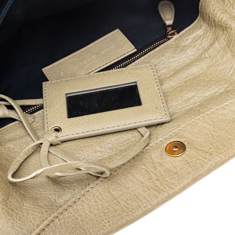 Clutch-Balenciaga-Motocross-Classic-Envelope-Bege
