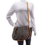 Bolsa-Louis-Vuitton-Menilmontant-MM-Monogram