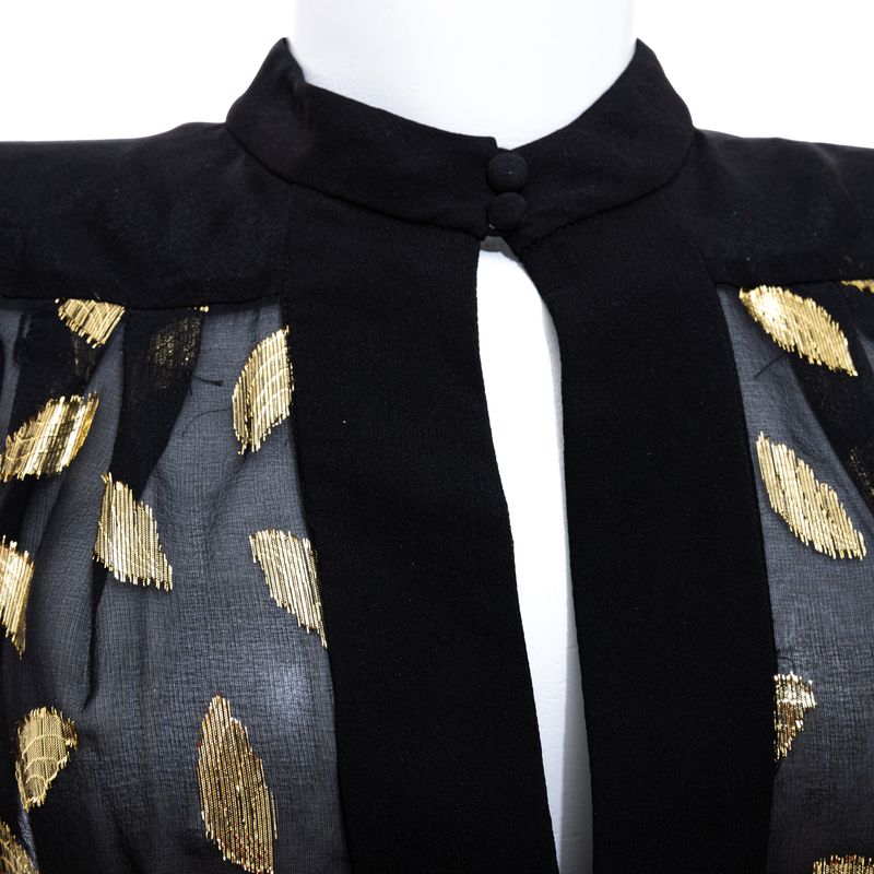 Camisa-Diane-Von-Furstenberg-Seda-Preta-e-Aplicacoes-Douradas