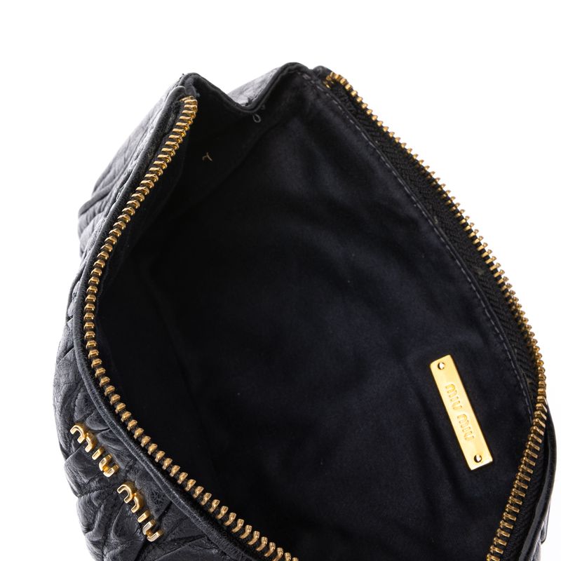 Clutch-Miu-Miu-Metalasse-Preto