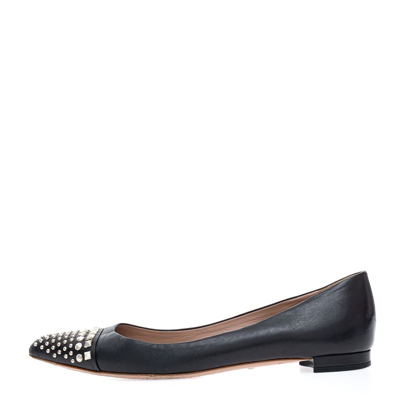 Sapatilha-Gucci-Bico-Fino-e-Aplicacoes-Couro-Preto