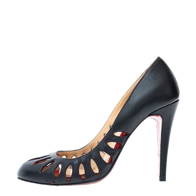 68471-Sapato-de-Salto-Christian-Louboutin-Couro-Preto-e-Recorte-3