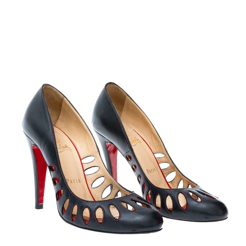 68471-Sapato-de-Salto-Christian-Louboutin-Couro-Preto-e-Recorte-6