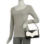 Bolsa-Christian-Dior-D-Trick-Baguette-Verniz-Preto-e-Branco