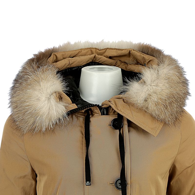 Parka-Moncler-Bege-e-Gola-Pele