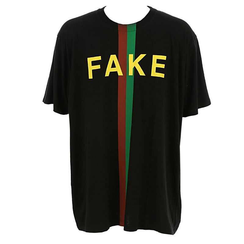 Camiseta-Gucci-Fake-Preta