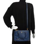 Bolsa-Prada-Galleria-Pequena-Saffiano-Azul