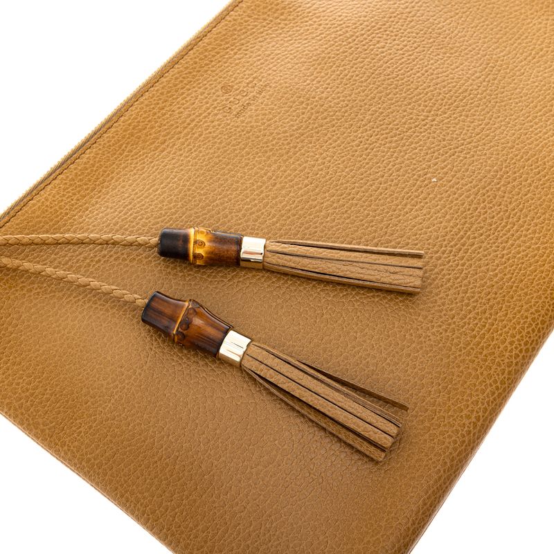 Clutch-Gucci-Couro-Bege-e-Tassel
