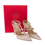 Scarpin-Valentino-Garavani-Rockstud-Verniz-Bege