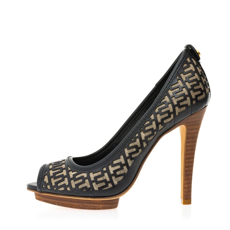 Peep-Toe-Tory-Burch-Couro-Preto-Recortado