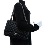 Bolsa-Chanel-Double-Flap-Maxi-Lambskin-Preta