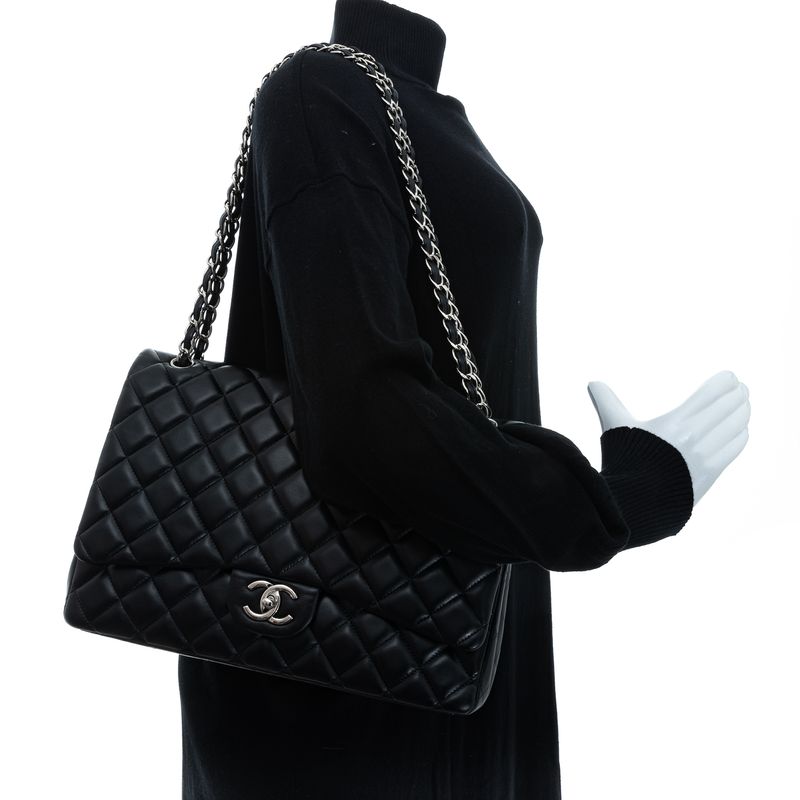 Bolsa-Chanel-Double-Flap-Maxi-Lambskin-Preta