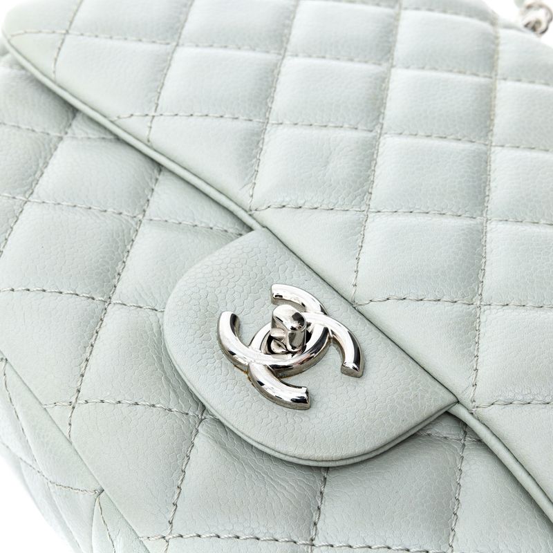 Bolsa-Chanel-Classic-Flap-Caviar-Cinza-Claro