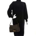 Bolsa-Fendi-Zucca-Mama-Baguette-