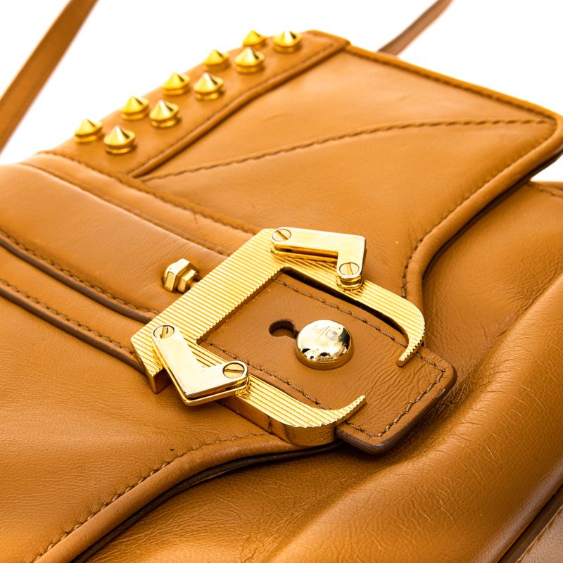 Bolsa-Paula-Cademartori-Dun-Dun-Couro-Caramelo-e-Spikes