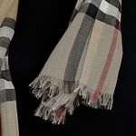 Lenco-Burberry-La-E-Seda