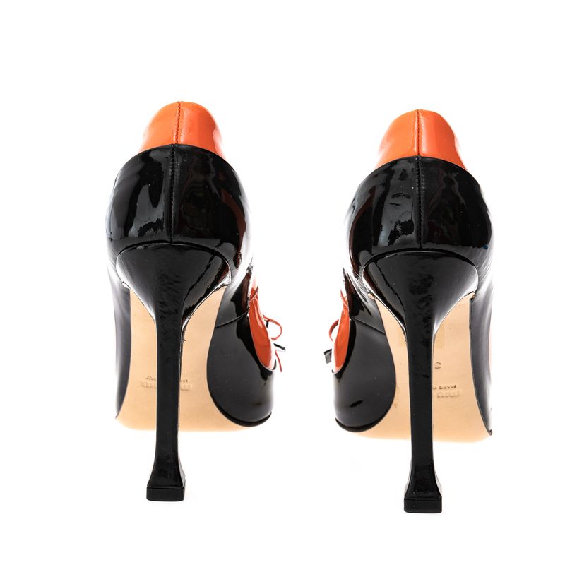 Sandalia-Miu-Miu-Verniz-Preto-e-Coral-Laco
