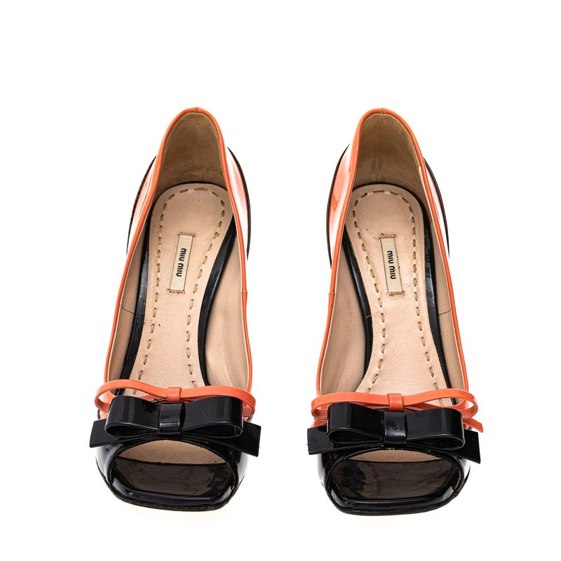 Sandalia-Miu-Miu-Verniz-Preto-e-Coral-Laco