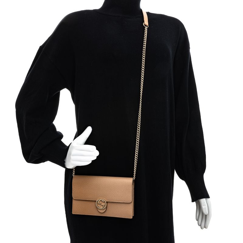Bolsa-Gucci-Dollar-Interlocking-GG-Chain-Bege