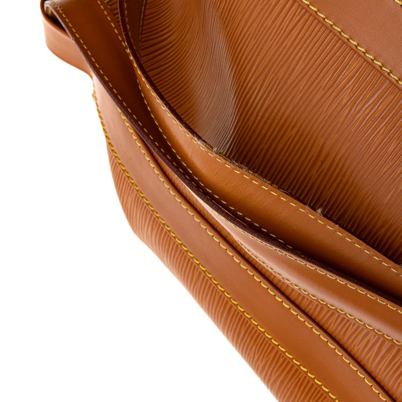 Mochila-Louis-Vuitton-Randonnee-Epi-Caramelo