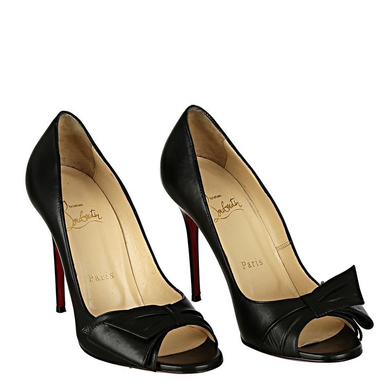 80582-Sapato-Christian-Louboutin-Peep-Toe-Laco-Couro-Preto-verso
