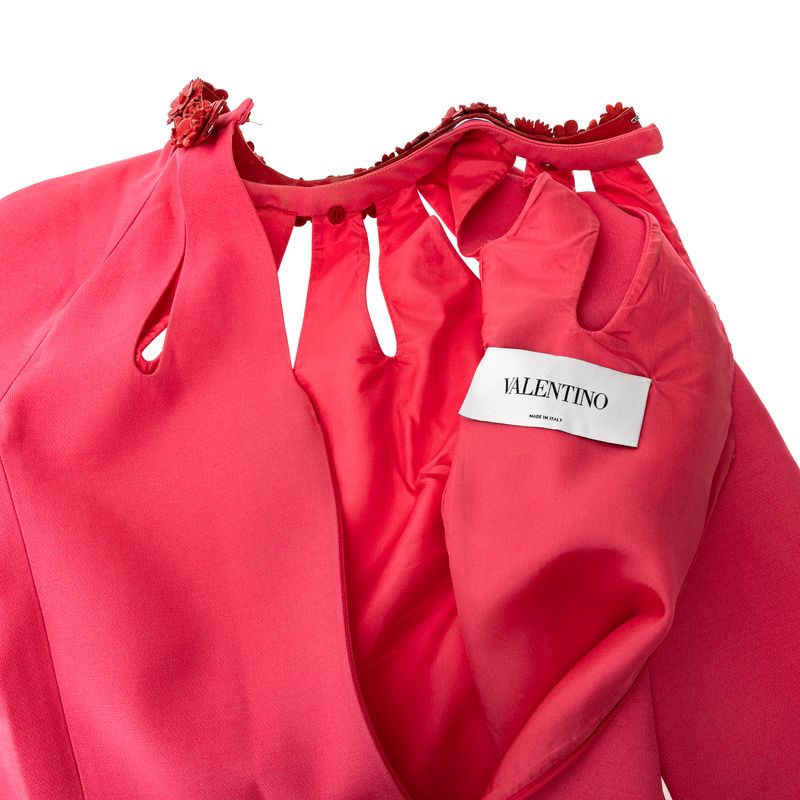 Vestido-Valentino-Rosa-e-Gola-Flores-Couro
