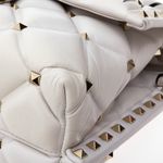 Bolsa-Valentino-Garavani-Candystud-VLTN-Branca