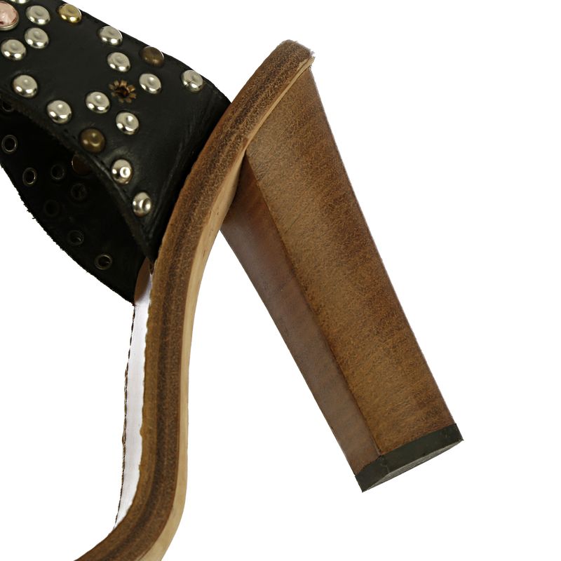 Sandalia-Isabel-Marant-Salto-Couro-Preto-e-Aplicacoes
