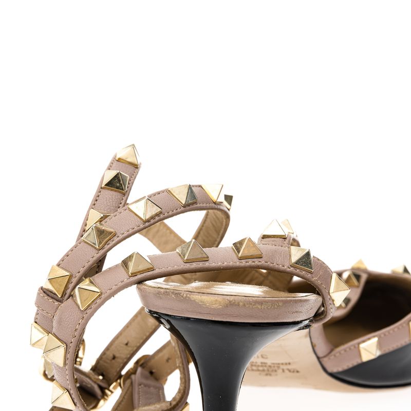 Scarpin-Valentino-Garavani-Rockstud-Preto
