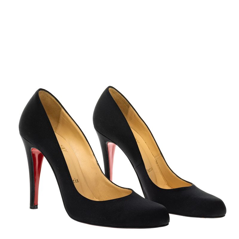 69361-Scarpin-Christian-Louboutin-Cetim-Preto-verso