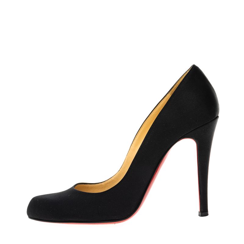 69361-Scarpin-Christian-Louboutin-Cetim-Preto-3