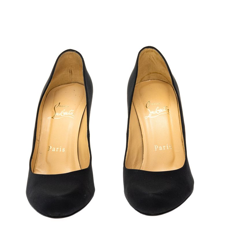 69361-Scarpin-Christian-Louboutin-Cetim-Preto-4
