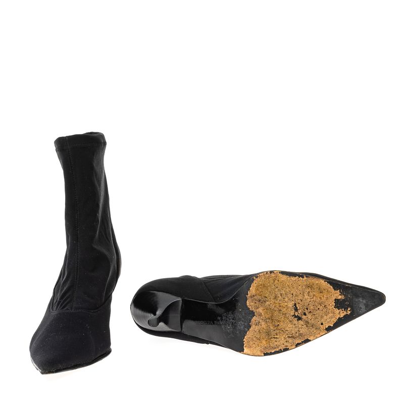 Bota-Adrienne-Vitadinni-Bico-Fino-Preta