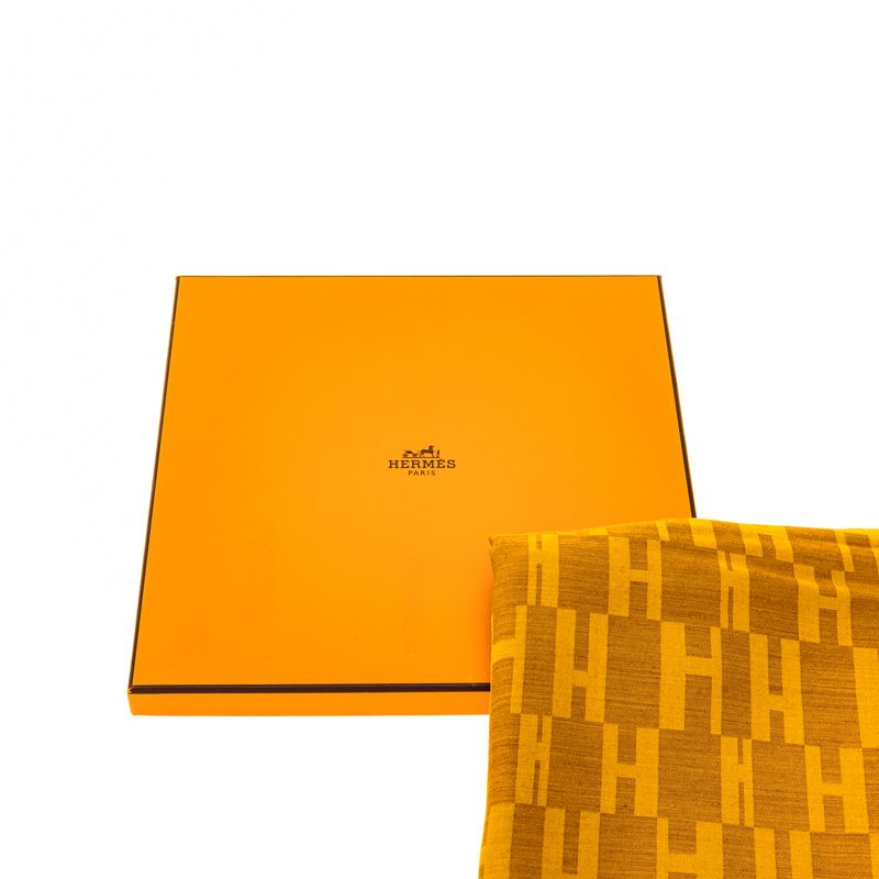 Lenco-Hermes-Seda-e-La-Padronagem-H-Laranja-