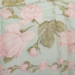 Lenco-Halston-Seda-Estampa-Floral-Verde-e-Rosa