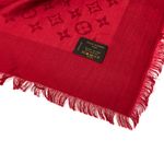 Xale-Louis-Vuitton-Monogram-Seda-e-La-Vermelho