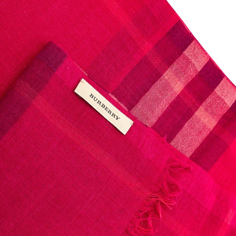 Echarpe-Burberry-House-Check-Rosa