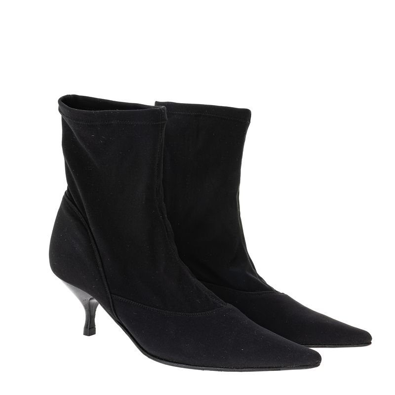 Bota-Adrienne-Vitadinni-Bico-Fino-Preta