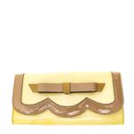 Clutch-Valentino-Garavani-Verniz-Creme-e-Bege