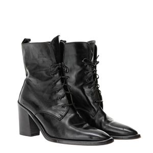 Bota Cadarço Salto Médio Couro Preto