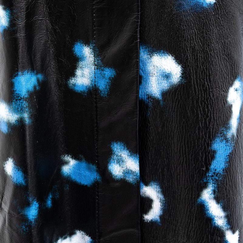 Camisa-Andrea-Bogosian-Couro-Preto-Estampado